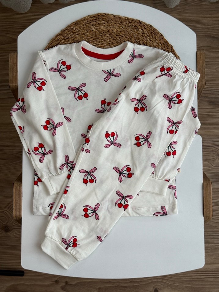 Beyaz Kiraz Desenli Pamuklu Çocuk Pijama Takımı - Görsel 3