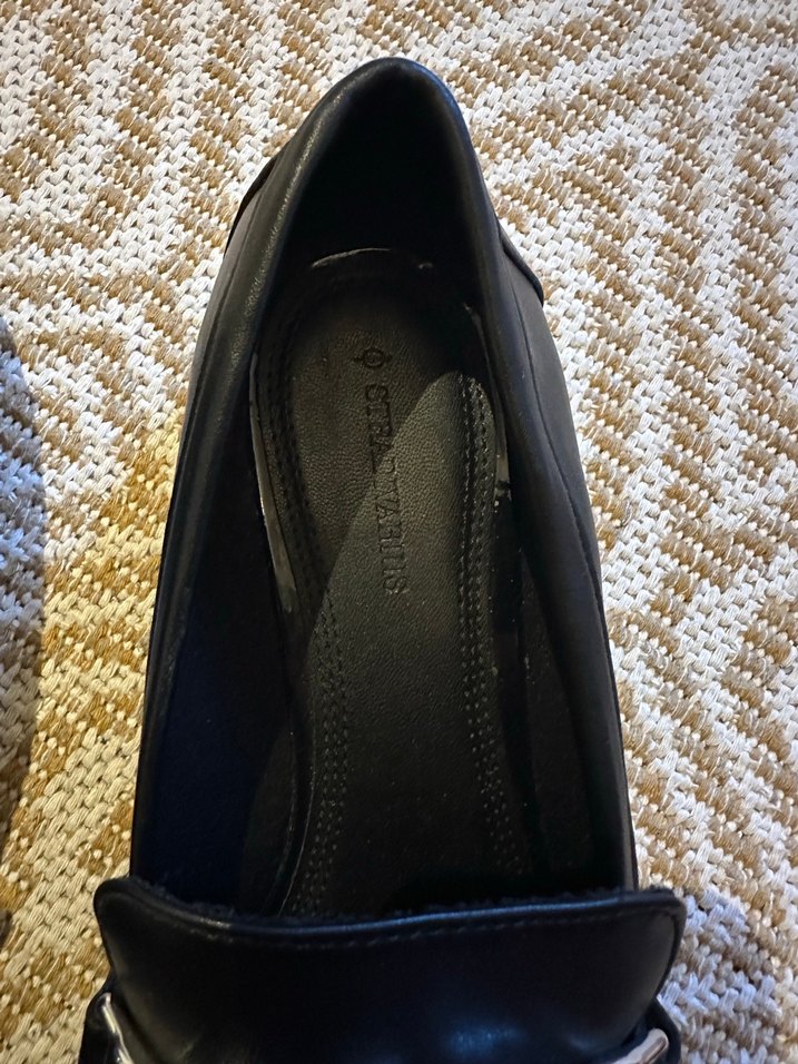 Stradivarius Siyah Parlak Zincir Detaylı Deri Kadın Loafer - Görsel 2