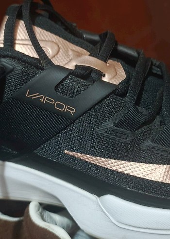 Nike Siyah Bağcıklı Kadın Spor Ayakkabı