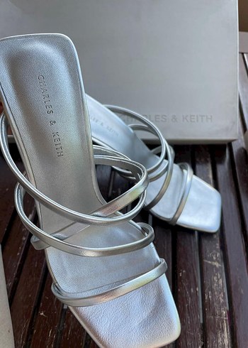 Charles & Keith Parlak Topuklu Sandalet - Görsel 8
