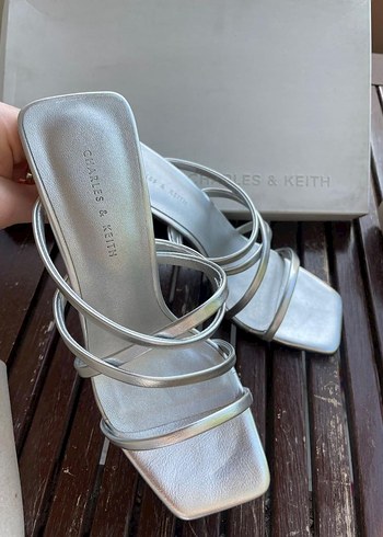 Charles & Keith Parlak Topuklu Sandalet - Görsel 7