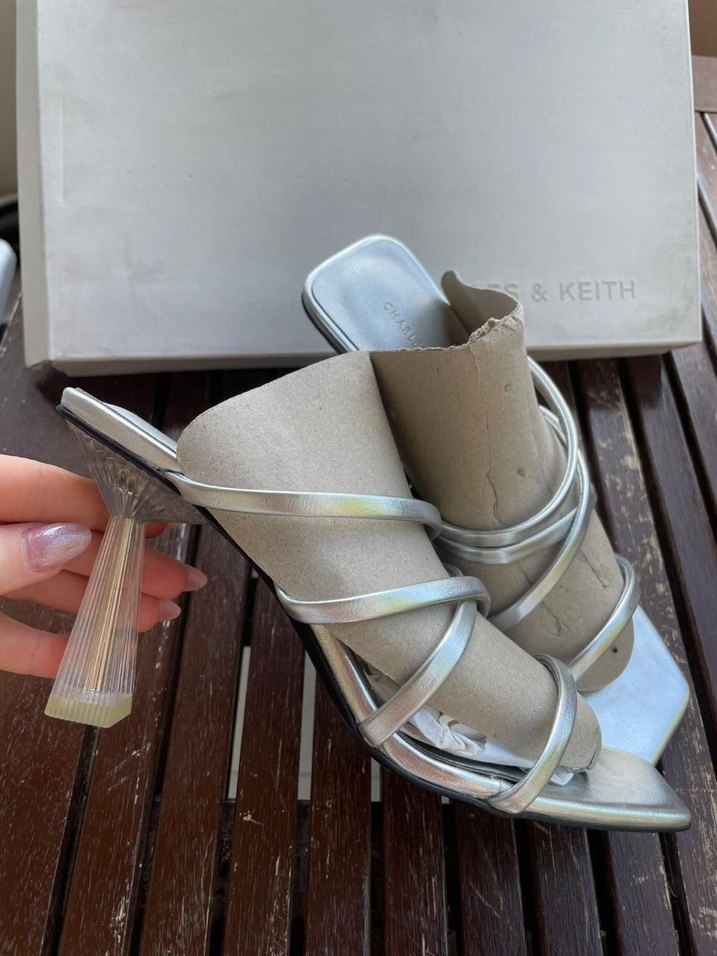 Charles & Keith Parlak Topuklu Sandalet - Görsel 3