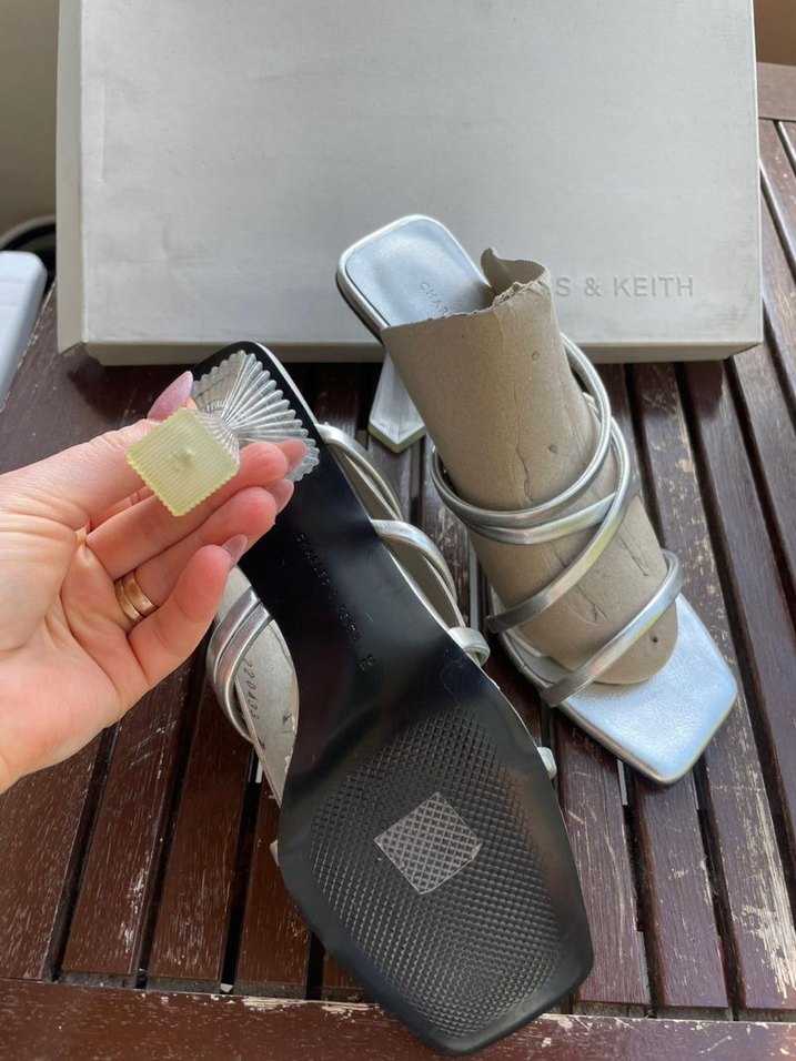 Charles & Keith Parlak Topuklu Sandalet - Görsel 2