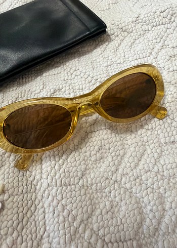 Şeffaf Bej Retro Kadın Güneş Gözlüğü - Görsel 4
