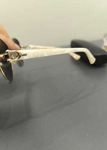 Beyaz Parlak Kadın Güneş Gözlüğü - Görsel 2