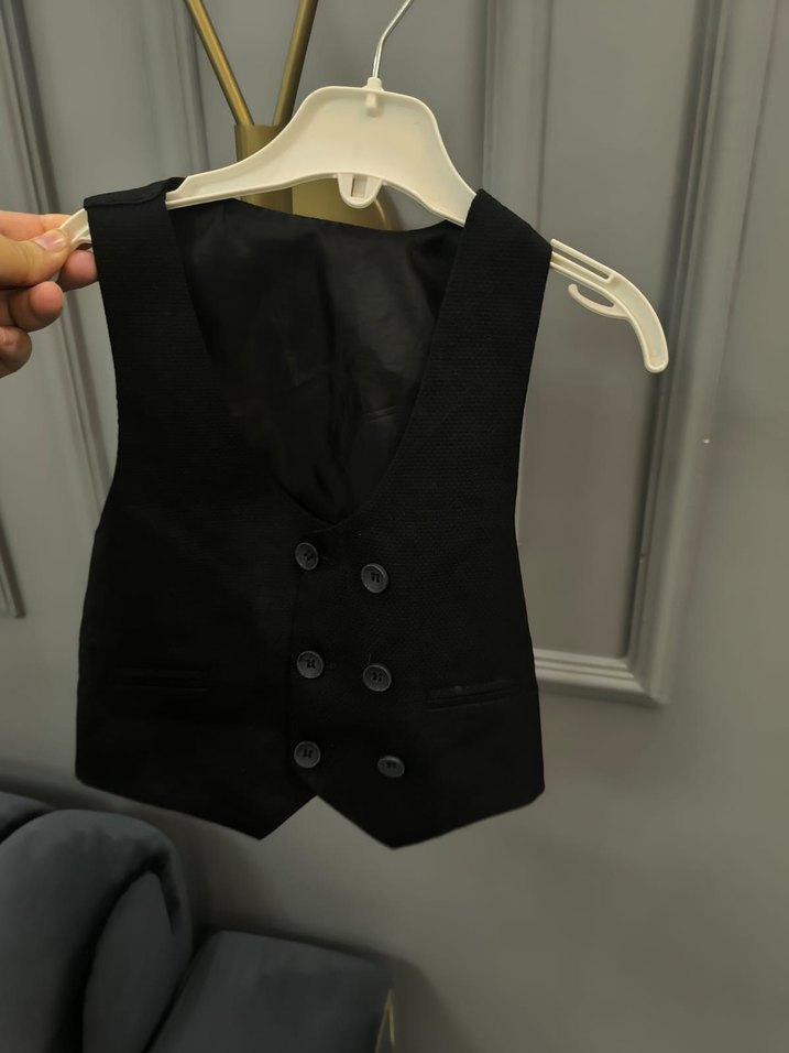 Klasik Siyah Çocuk Yeleği - Görsel 3