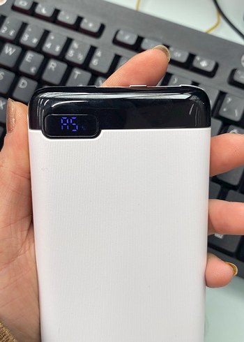 Beyaz Hızlı Şarj Powerbank - Görsel 3