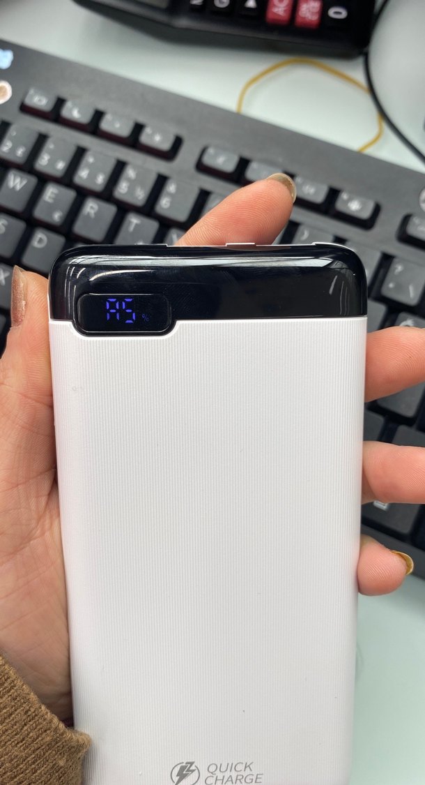 Beyaz Hızlı Şarj Powerbank - Görsel 3