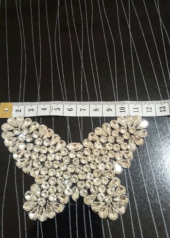 Işıl Işıl Kelebek Figürlü Kadın Broş - Görsel 2