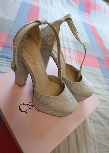 38 Beden beyaz Renk Gümüş 10 cm üzeri platform Ayakkabı