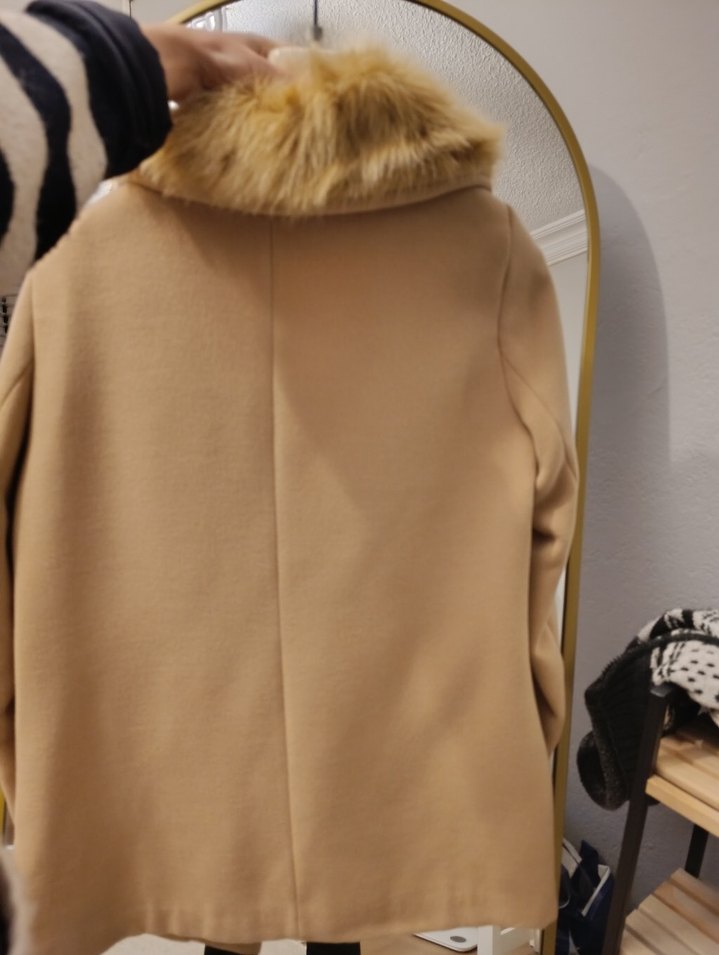 Kürklü Yaka Detaylı Bej Kaban - Görsel 3