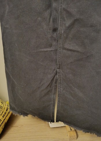 Siyah Nakışlı Kemerli Midi Kot Etek - Görsel 4