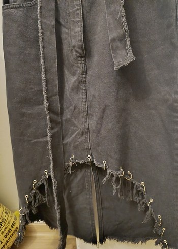 Siyah Nakışlı Kemerli Midi Kot Etek - Görsel 2