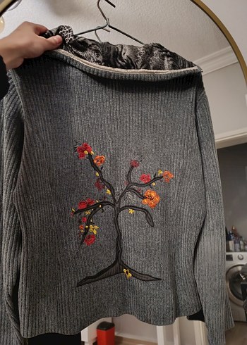 Gri Yılan Desenli Kürklü Triko Ceket - Görsel 3