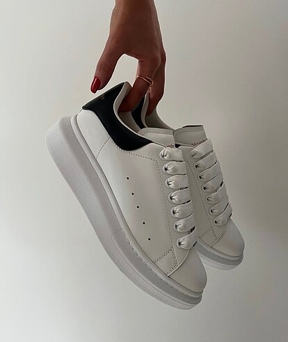 Alexander McQueen McQueen
