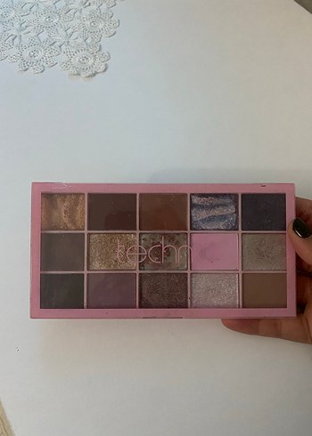 Diğer Pastel Tonlarda Göz Farı Paleti