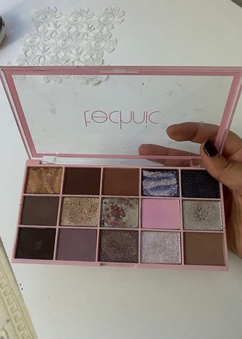Pastel Tonlarda Göz Farı Paleti