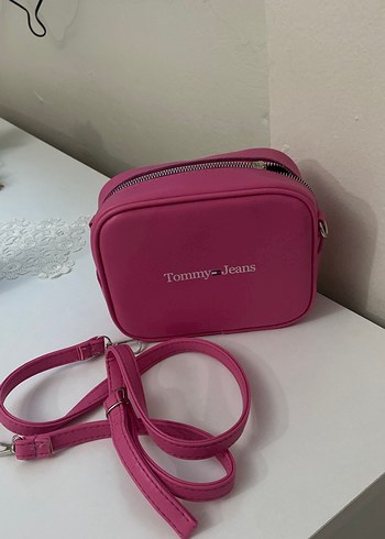 Tommy Jeans Pembe Deri Kadın Çapraz Çanta