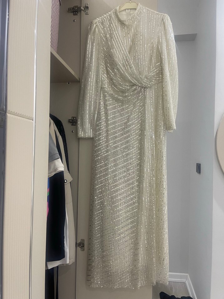 Beyaz Drapeli Uzun Abiye Elbise - Görsel 2