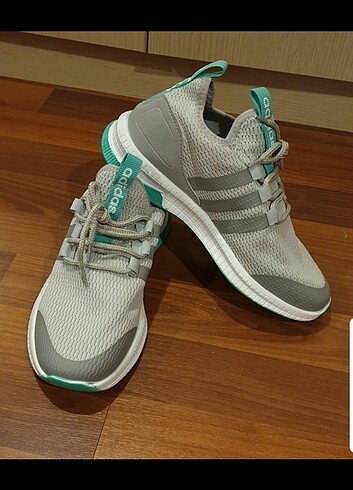 Adidas spor ayakkabı 