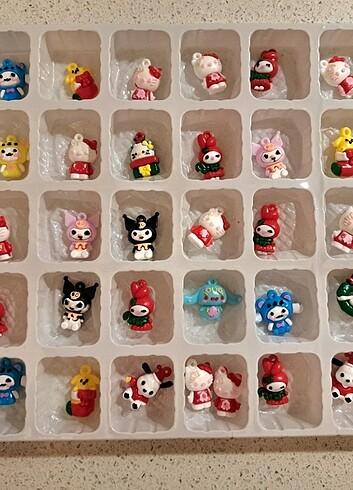 Beden Sanrio 40lı süpriz anahtarlık charm kutusu