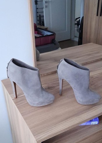 Stradivarius Stradivarius Gri Süet Stiletto Topuklu Kadın Botları