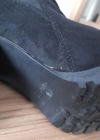 Bershka Bershka Siyah Süet Tokalı Kadın Botu