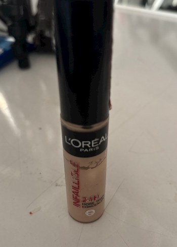 L'Oréal Paris İnfaillible Kapatıcı Beige 322