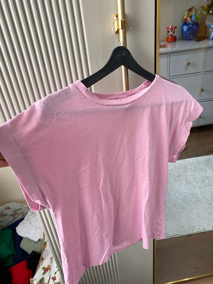 Düğmeli Pembe Tişört - Görsel 3