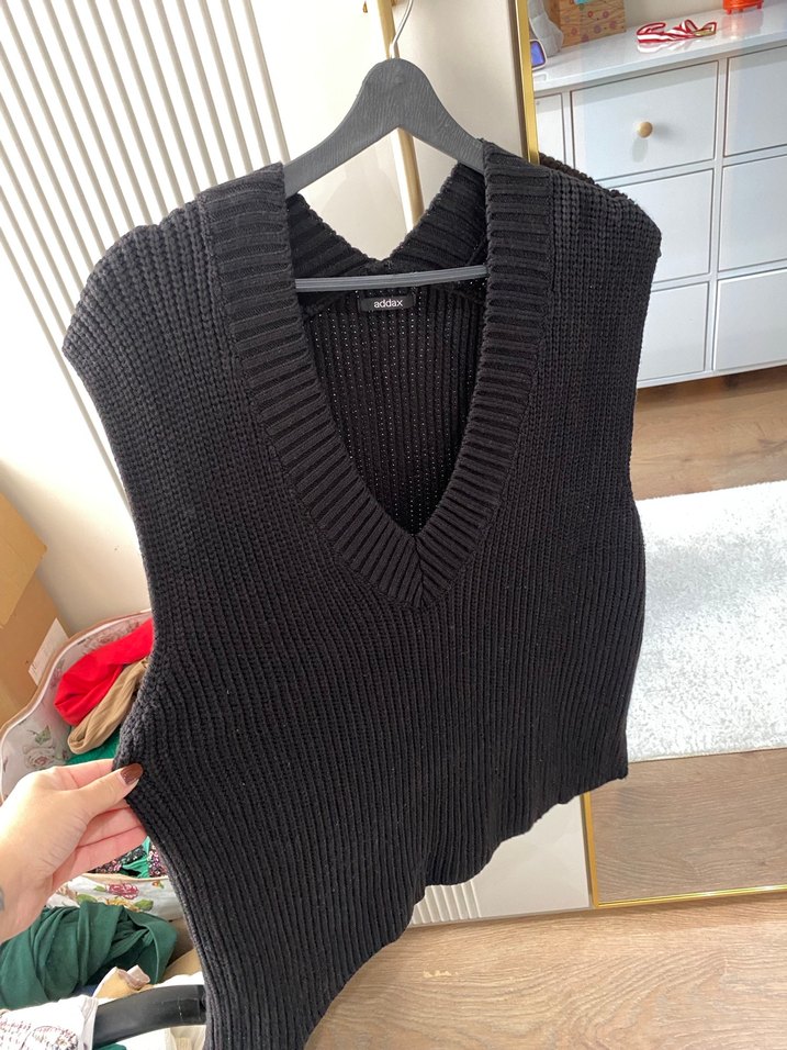 Siyah V Yaka Örgü Kadın Süveter - Görsel 3