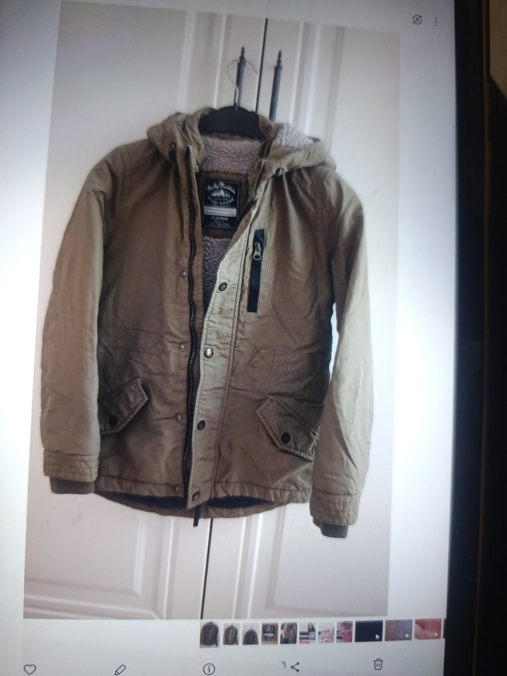 Erkek Çocuk Gri Kapüşonlu Düğmeli Kaban - Görsel 3