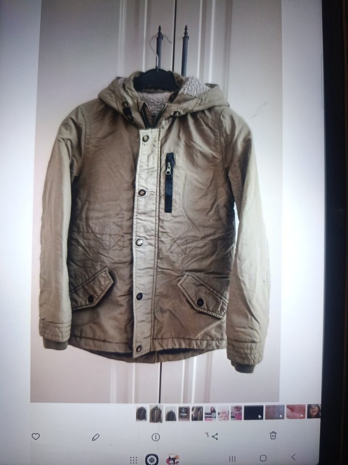 Erkek Çocuk Gri Kapüşonlu Düğmeli Kaban - Görsel 2