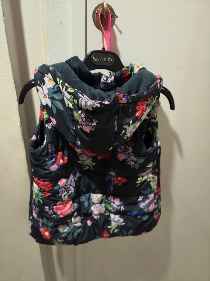 Çiçek Desenli Kız Çocuk Düğmeli Yelek - Görsel 4