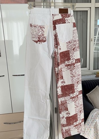 Düğmeli, Gevşek Kesim Beyaz Batik Desenli Kadın Pantolon - Görsel 2