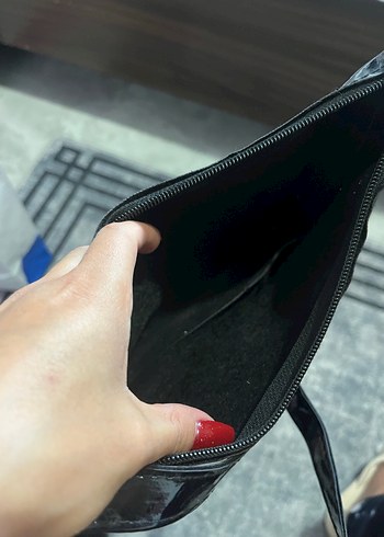 Parlak Siyah Deri Kadın Çanta - Görsel 2