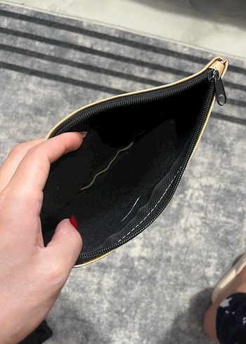 Fermuarlı Altın Renk Deri Makyaj Çantası - Görsel 2