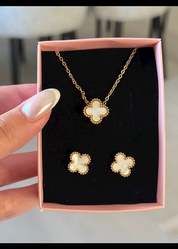 beyaz yonca kolye set van cleef