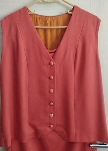 nar çiçeği renkli Düğmeli Kolsuz Mini Kadın Takım - Görsel 2