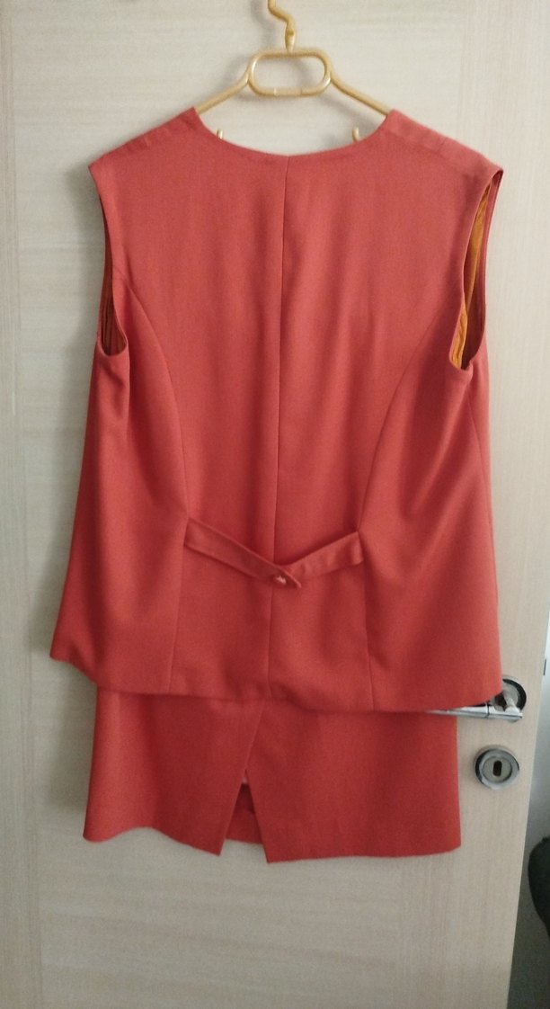 nar çiçeği renkli Düğmeli Kolsuz Mini Kadın Takım - Görsel 3