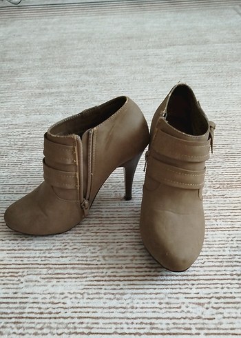 Bej Süet Kadın Dolgu Topuklu Bot - Görsel 2