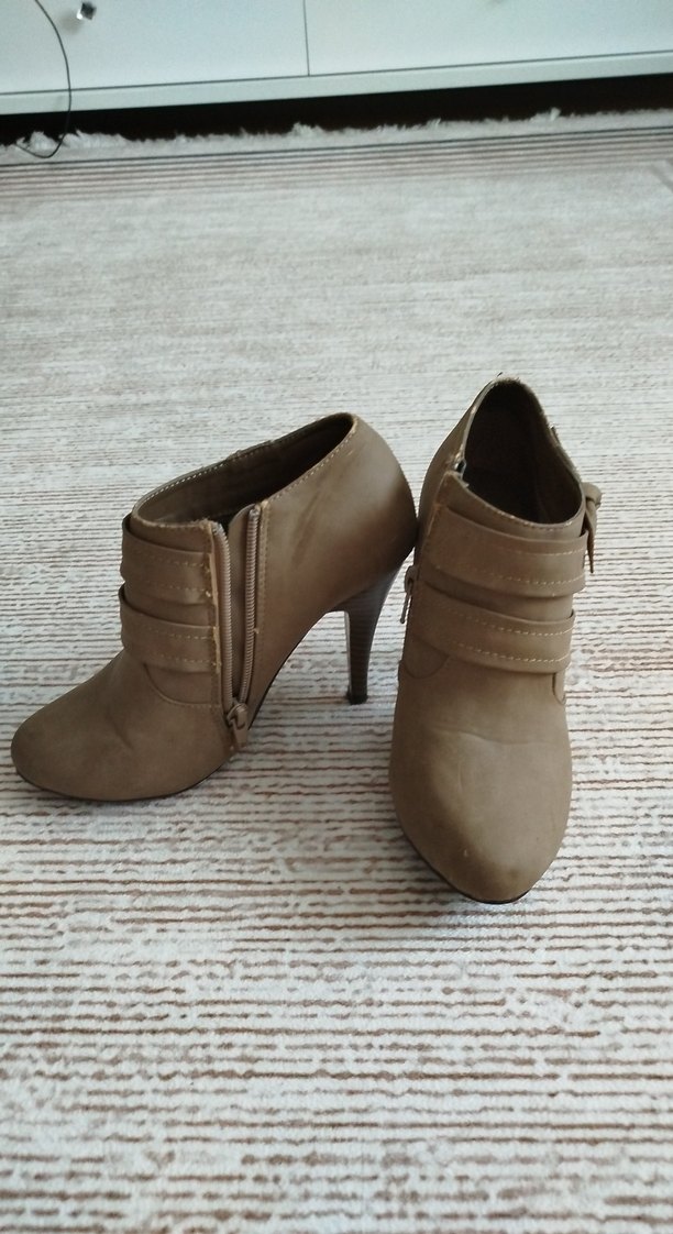 Bej Süet Kadın Dolgu Topuklu Bot - Görsel 2