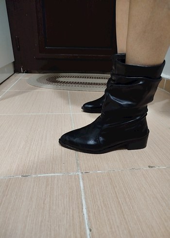 Siyah Deri Gotik Topuklu Kadın Çizme - Görsel 5