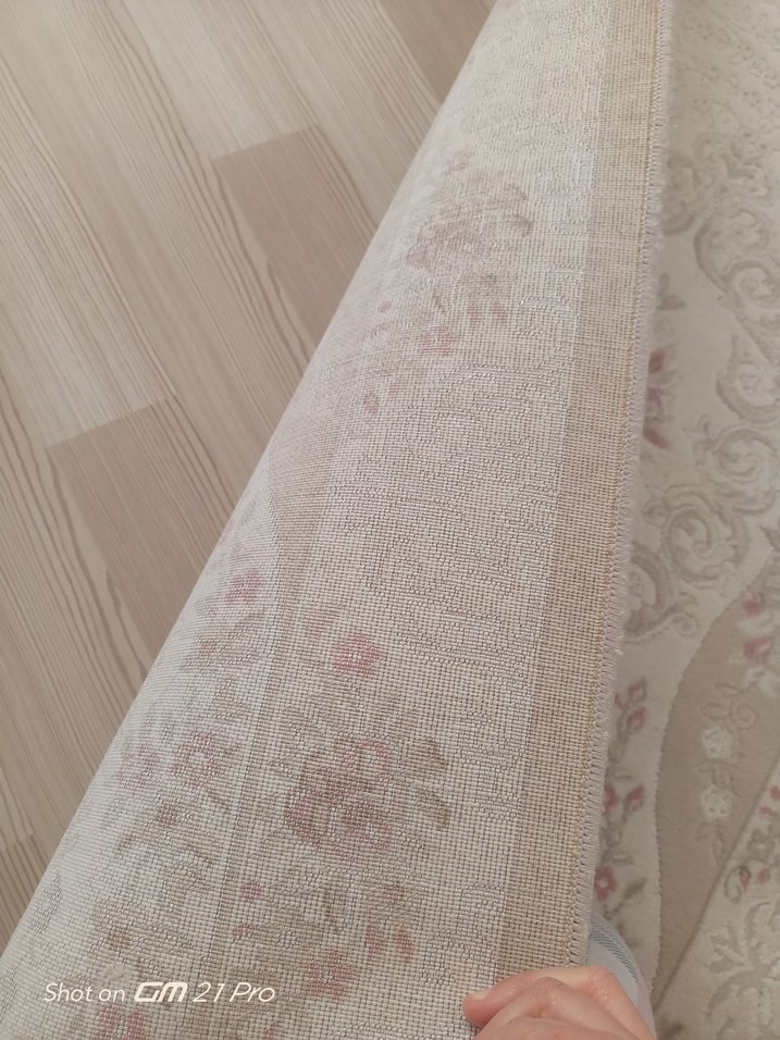 Beyaz İşlemeli Klasik Halı - Görsel 2