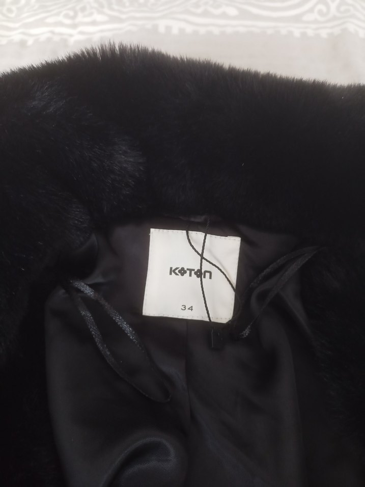 Koton X Zeynep Bastık Siyah Uzun Suni Kürk - Görsel 5