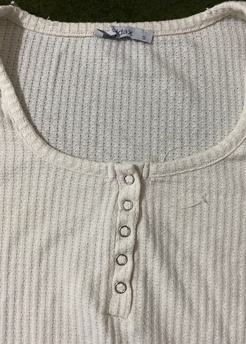 Düğmeli Beyaz Uzun Kollu Crop Top - Görsel 2