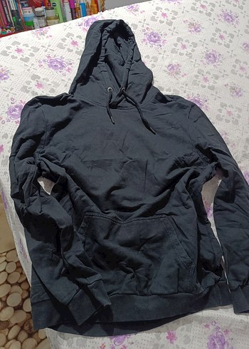 siyah kapüşonlu sweatshirt