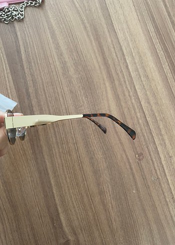 Miu Miu Minimalist Kadın Güneş Gözlüğü