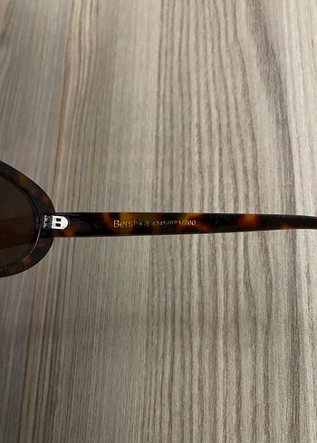Minimalist Kahverengi Kadın Gözlüğü - Görsel 3