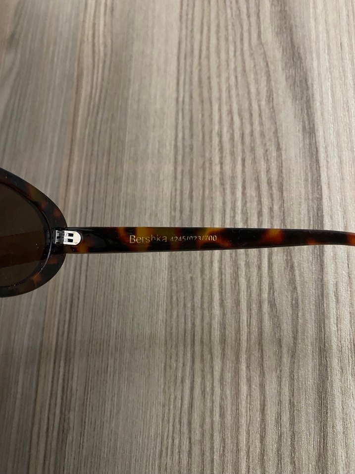 Minimalist Kahverengi Kadın Gözlüğü - Görsel 3