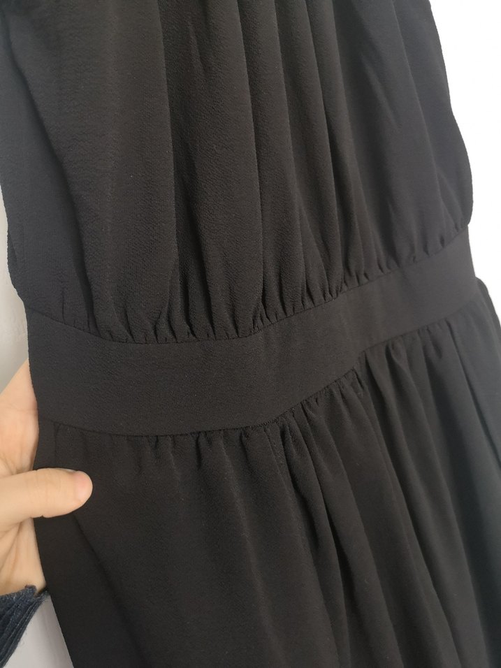 Uzun siyah elbise, iki yanı yırtmaçlı - Görsel 4